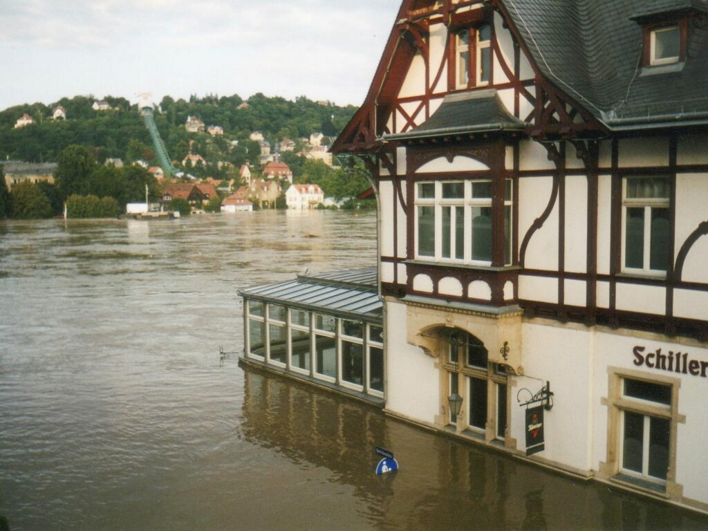 Dresden Hochwasser Von Stefan Malsch, CC BY-SA 3.0, https://commons.wikimedia.org/w/index.php?curid=233669